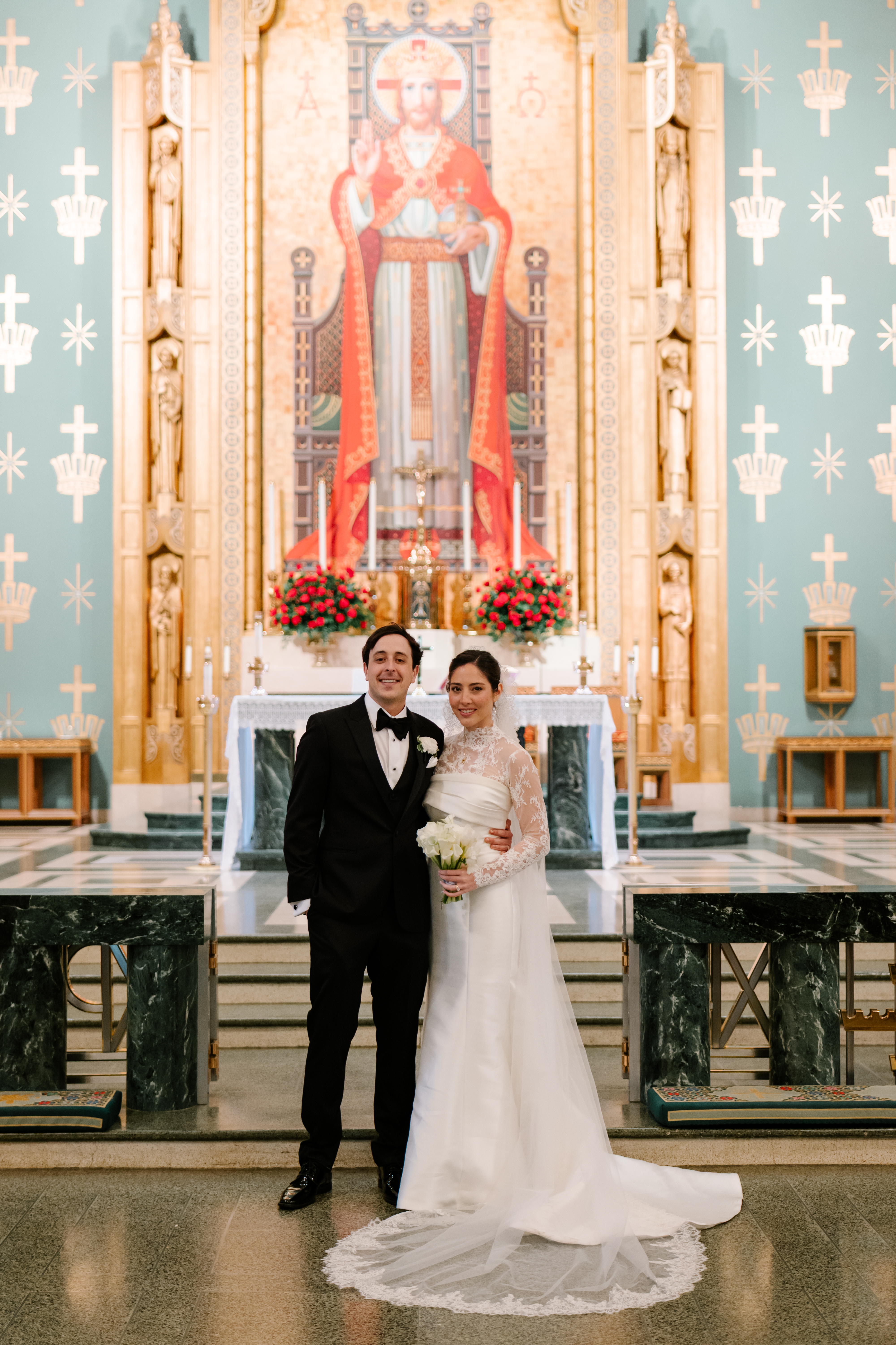 Classic bride and groom Christ the King Catholic Church Ceremony Dallas